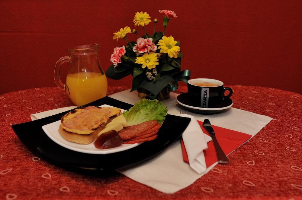 Family Hotel Prolet Shumen Exterior photo